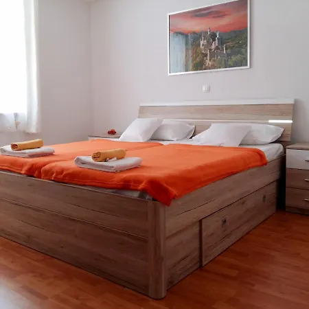 Apartment Domenika * マカルスカ